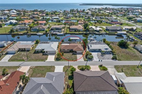 Villa ou maison à vendre à Port Charlotte, Floride: 3 chambres, 138.42 m2 № 2147732 - photo 4