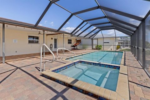 Villa ou maison à vendre à Port Charlotte, Floride: 3 chambres, 138.42 m2 № 2147732 - photo 6