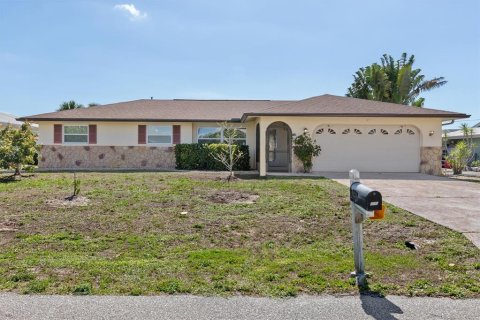 Villa ou maison à vendre à Port Charlotte, Floride: 3 chambres, 138.42 m2 № 2147732 - photo 2