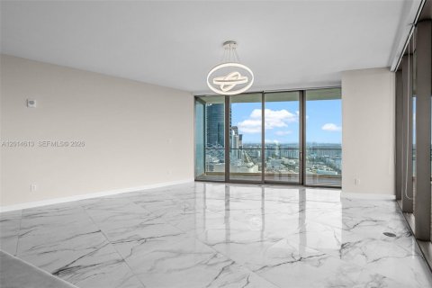 Condo in Sunny Isles Beach, Florida, 2 bedrooms № 2076539 - photo 8