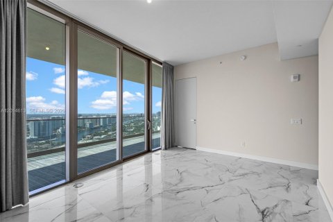 Condo in Sunny Isles Beach, Florida, 2 bedrooms № 2076539 - photo 19