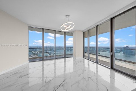 Condo in Sunny Isles Beach, Florida, 2 bedrooms № 2076539 - photo 9