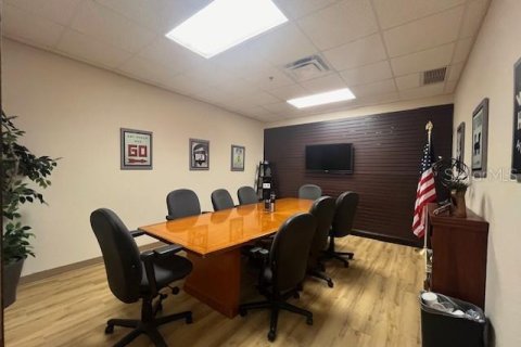 Immobilier commercial à louer à Sanford, Floride: 10.87 m2 № 2108698 - photo 11