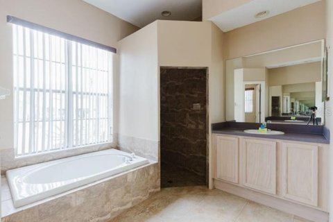 House in Holiday, Florida 5 bedrooms, 291.16 sq.m. № 1746826 - photo 16