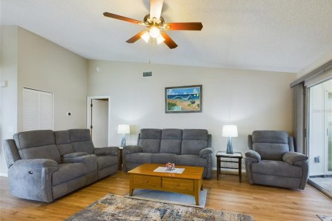 House in Bradenton, Florida 3 bedrooms, 151.43 sq.m. № 1513909 - photo 13