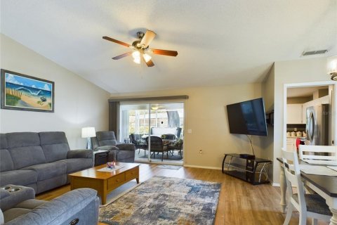 House in Bradenton, Florida 3 bedrooms, 151.43 sq.m. № 1513909 - photo 2