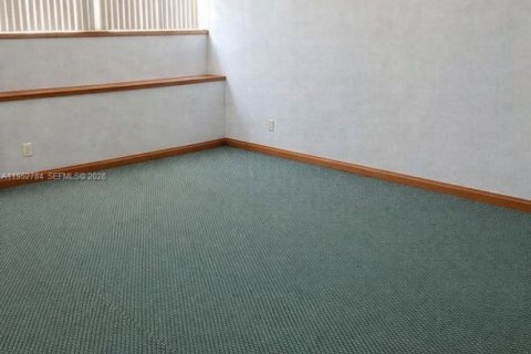 Propiedad comercial en venta en Miami, Florida № 2008015 - foto 3