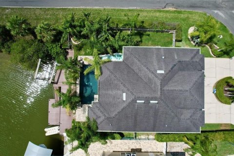 House in Hernando Beach, Florida 3 bedrooms, 182 sq.m. № 1274133 - photo 9
