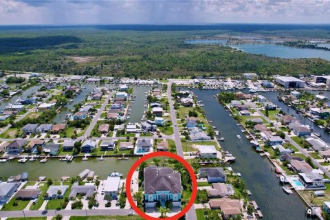 House in Hernando Beach, Florida 3 bedrooms, 182 sq.m. № 1274133 - photo 11