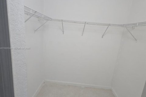 Снять в аренду кондоминиум в Мирамар, Флорида 2 спальни, 111.95м2, № 1991344 - фото 5