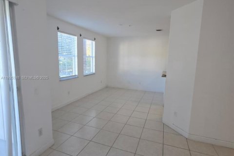 Снять в аренду кондоминиум в Мирамар, Флорида 2 спальни, 111.95м2, № 1991344 - фото 10