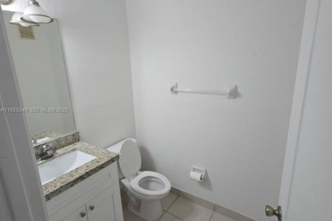 Снять в аренду кондоминиум в Мирамар, Флорида 2 спальни, 111.95м2, № 1991344 - фото 12