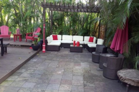 Villa ou maison à vendre à South Miami, Floride: 3 chambres, 116.96 m2 № 2068491 - photo 3