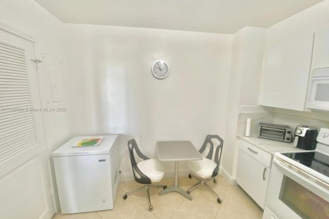 Condo in Bal Harbour, Florida, 2 bedrooms  № 1727163 - photo 25