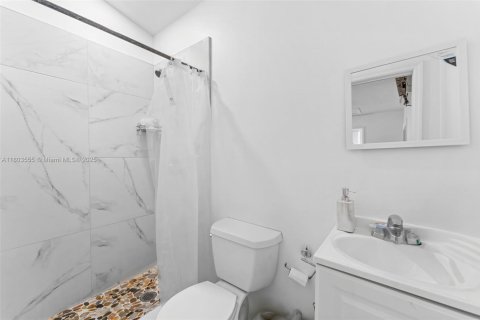House in Miramar, Florida 3 bedrooms, 154.03 sq.m. № 1864220 - photo 14