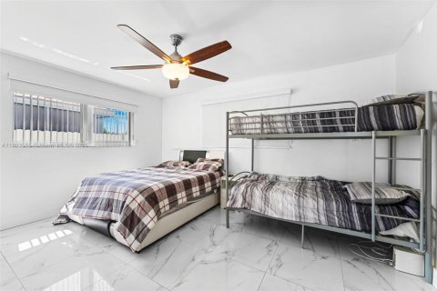 House in Miramar, Florida 3 bedrooms, 154.03 sq.m. № 1864220 - photo 20
