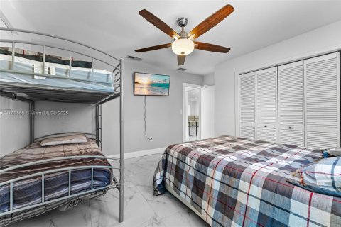 House in Miramar, Florida 3 bedrooms, 154.03 sq.m. № 1864220 - photo 19