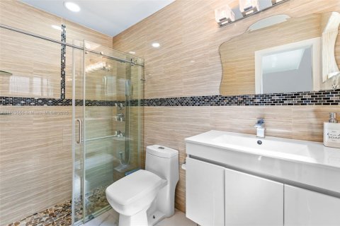 House in Miramar, Florida 3 bedrooms, 154.03 sq.m. № 1864220 - photo 12