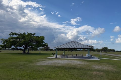 Touwnhouse à louer à Homestead, Floride: 3 chambres, 132.48 m2 № 2183646 - photo 18