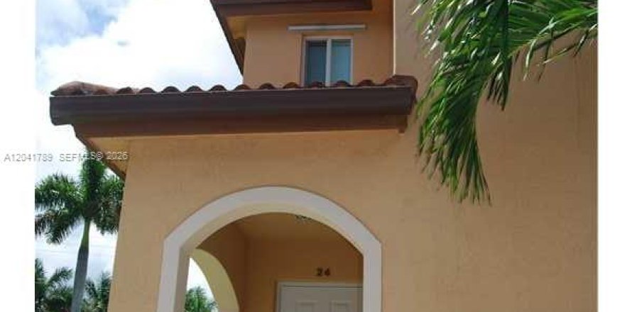 Touwnhouse à Homestead, Floride 3 chambres, 132.48 m2 № 2183646