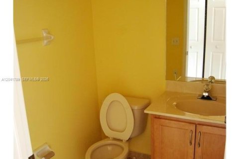 Touwnhouse à louer à Homestead, Floride: 3 chambres, 132.48 m2 № 2183646 - photo 7