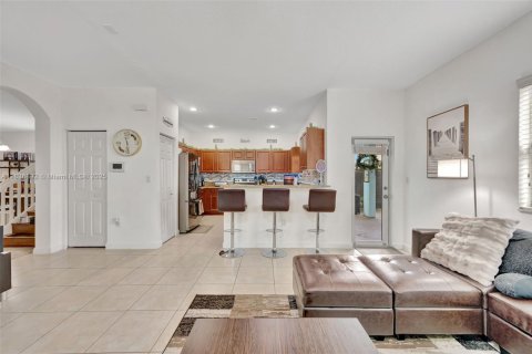 House in Homestead, Florida 5 bedrooms, 221.01 sq.m. № 2053866 - photo 20