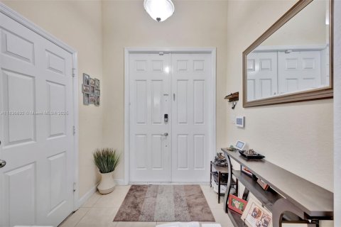 House in Homestead, Florida 5 bedrooms, 221.01 sq.m. № 2053866 - photo 8