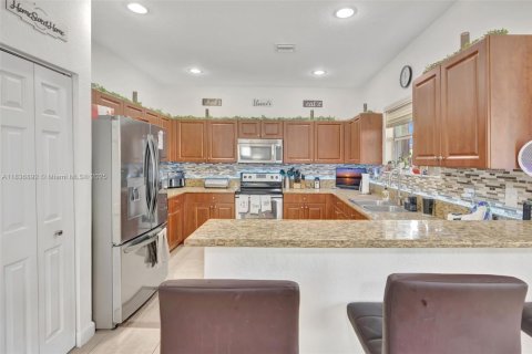 House in Homestead, Florida 5 bedrooms, 221.01 sq.m. № 2053866 - photo 14