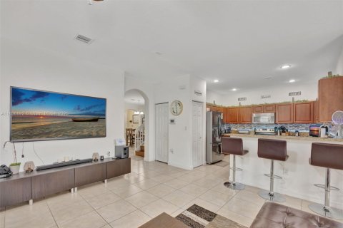 House in Homestead, Florida 5 bedrooms, 221.01 sq.m. № 2053866 - photo 21