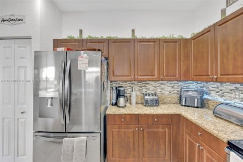 House in Homestead, Florida 5 bedrooms, 221.01 sq.m. № 2053866 - photo 17