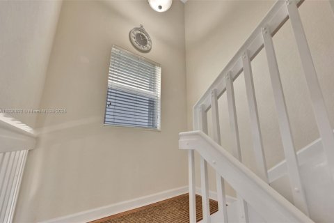 House in Homestead, Florida 5 bedrooms, 221.01 sq.m. № 2053866 - photo 23