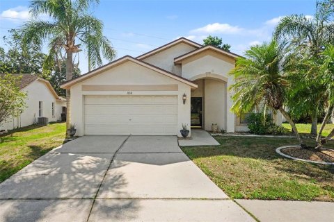 House in Brandon, Florida 3 bedrooms, 147.53 sq.m. № 2157808 - photo 1