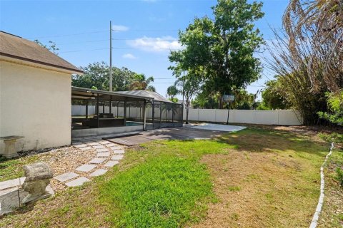 House in Brandon, Florida 3 bedrooms, 147.53 sq.m. № 2157808 - photo 21