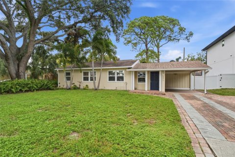 Villa ou maison à louer à Tampa, Floride: 4 chambres, 146.6 m2 № 2414867 - photo 4