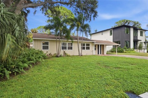 Villa ou maison à Tampa, Floride 4 chambres, 146.6 m2 № 2414867
