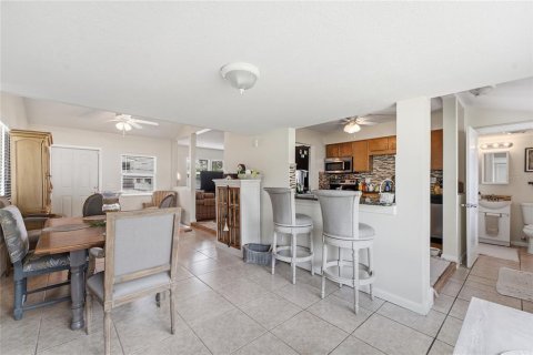 Villa ou maison à louer à Tampa, Floride: 4 chambres, 146.6 m2 № 2414867 - photo 6