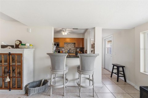 Villa ou maison à louer à Tampa, Floride: 4 chambres, 146.6 m2 № 2414867 - photo 5