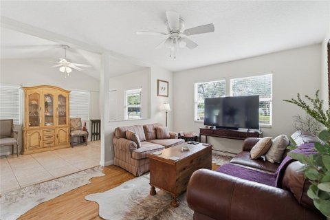 Villa ou maison à louer à Tampa, Floride: 4 chambres, 146.6 m2 № 2414867 - photo 11