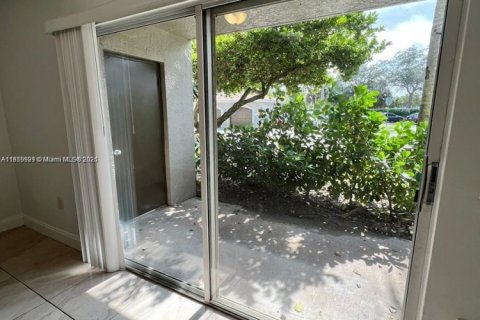 Купить кондоминиум в Коконат Крик, Флорида 3 спальни, 120.68м2, № 1958022 - фото 11