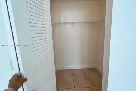 Купить кондоминиум в Коконат Крик, Флорида 3 спальни, 120.68м2, № 1958022 - фото 16