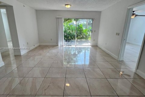 Купить кондоминиум в Коконат Крик, Флорида 3 спальни, 120.68м2, № 1958022 - фото 9