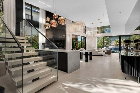 Casa en venta en Golden Beach, Florida, 6 dormitorios, 525.83 m2 № 2038867 - foto 5