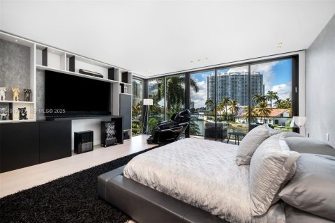 Casa en venta en Golden Beach, Florida, 6 dormitorios, 525.83 m2 № 2038867 - foto 25