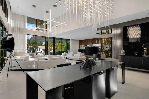 Casa en venta en Golden Beach, Florida, 6 dormitorios, 525.83 m2 № 2038867 - foto 13