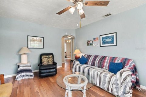 Casa en venta en Saint Petersburg, Florida, 3 dormitorios, 124.3 m2 № 2387334 - foto 4
