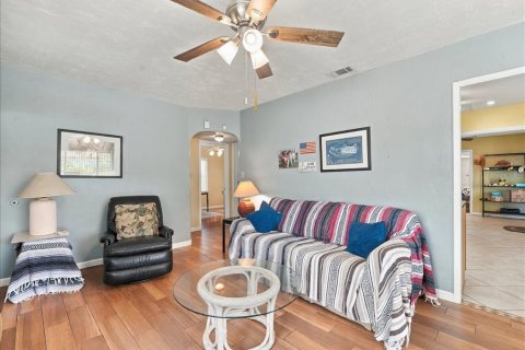 Casa en venta en Saint Petersburg, Florida, 3 dormitorios, 124.3 m2 № 2387334 - foto 6