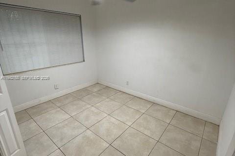 Casa en alquiler en Miami, Florida, 2 dormitorios, 137.59 m2 № 1999764 - foto 4