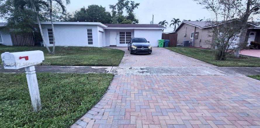 Villa ou maison à Sunrise, Floride 3 chambres, 97.27 m2 № 1998313