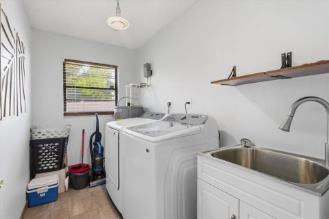 Casa en venta en Sarasota, Florida, 3 dormitorios, 163.32 m2 № 2403445 - foto 28