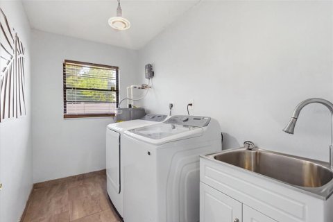 Casa en venta en Sarasota, Florida, 3 dormitorios, 163.32 m2 № 2403445 - foto 29